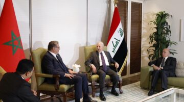 رئيس الحكومة يتباحث بالبحرين مع الرئيس العراقي