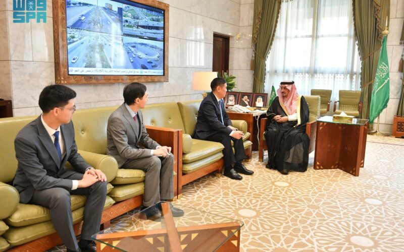 أمير الرياض يستقبل سفير كازاخستان المعين حديثًا لدى المملكة