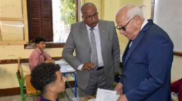 إحالة معلم رفض تسليم «الموبايل» بلجنة امتحانات الإعدادية ببورسعيد