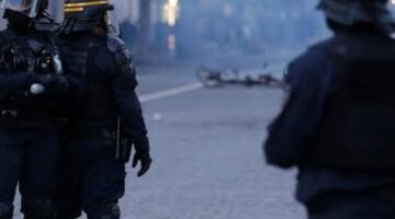 الشرطة الفرنسية تفرض حالة الطوارئ في كاليدونيا الجديدة بعد أعمال العنف المثيرة