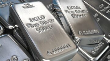 الفضة تسجل أعلى سعر خلال أكثر من 11 عاما