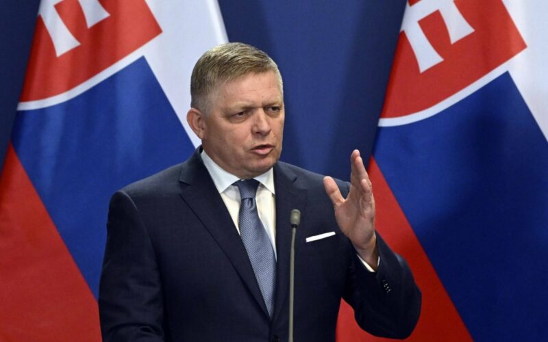 رئيس وزراء سلوفاكيا في «وضع حرج» بعد محاولة اغتيال