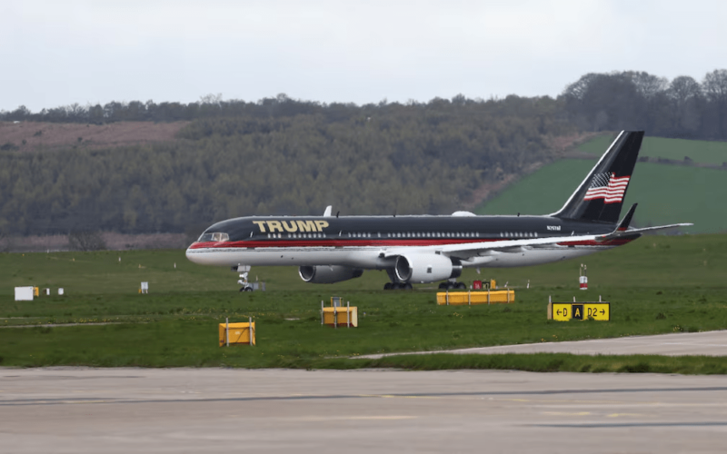 طائرة ترامب تصطدم بطائرة خاصة في مطار بفلوريدا
