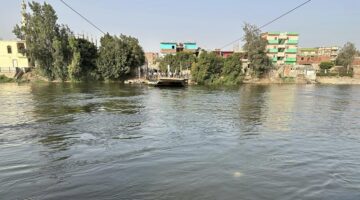 كارثة في النيل.. وفيات في حادث سقوط ميكروباص من أعلى معدية بالجيزة