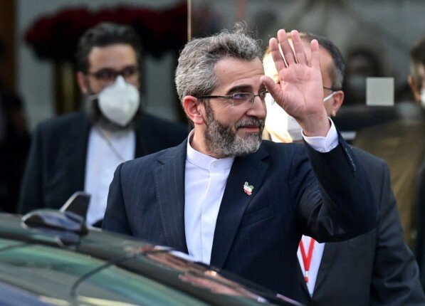 ينتمي إلى المعسكر المحافظ.. من هو علي باقري وزير الخارجية الإيراني الجديد؟